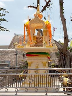 ศาลพระพรหม